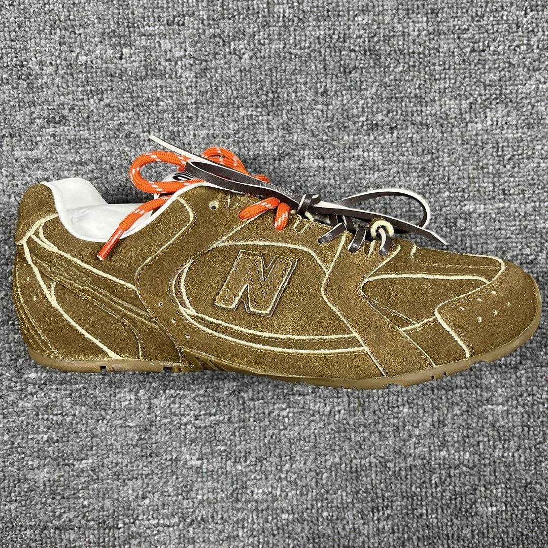 Miu Miu X NEW BALANCE Suede 530