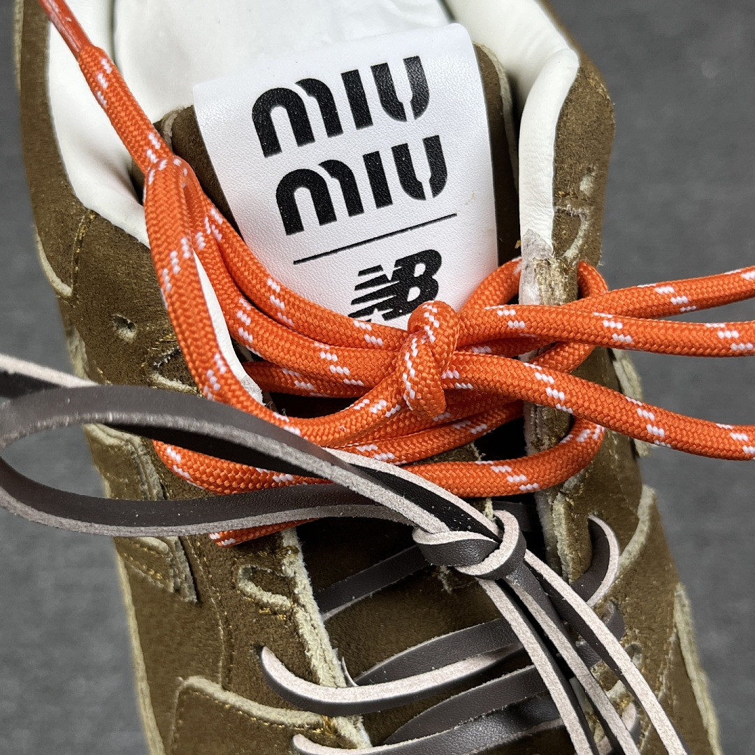 Miu Miu X NEW BALANCE Suede 530