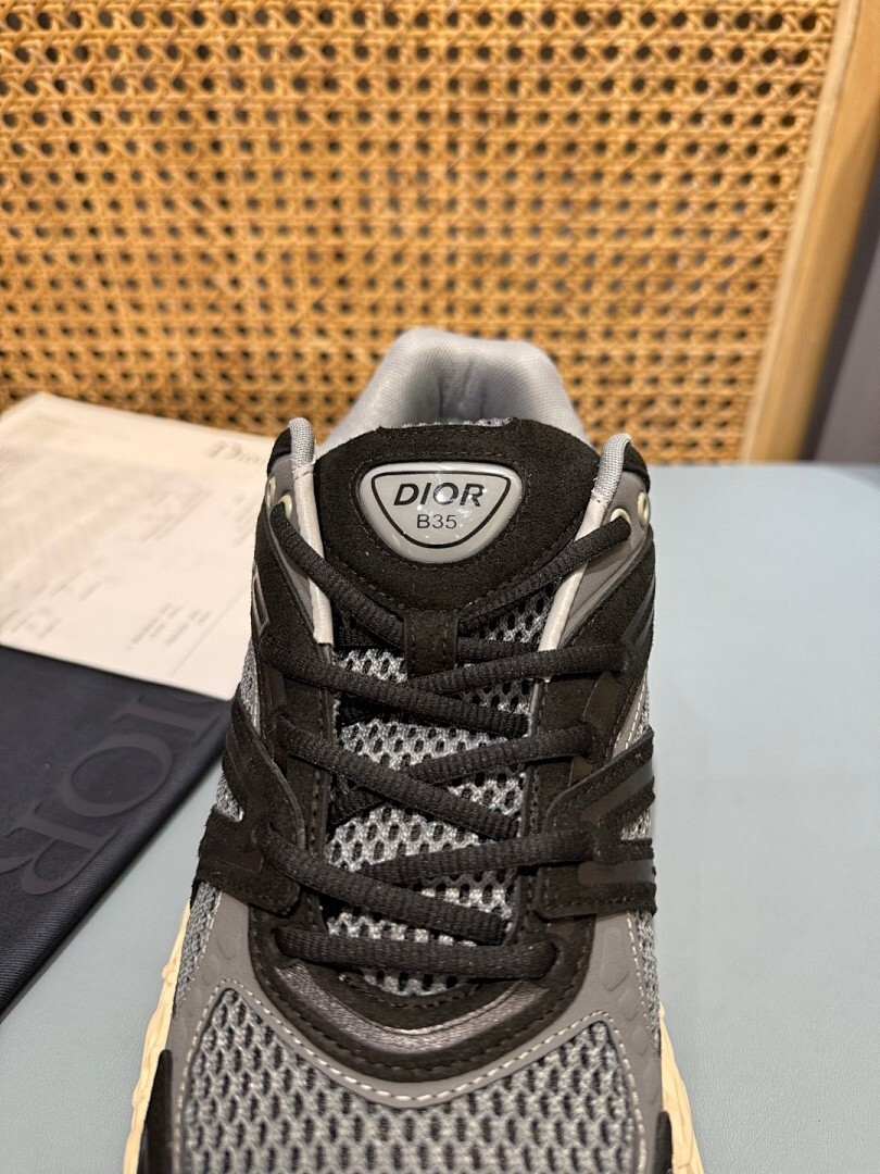 DR B35 NXXT sneaker