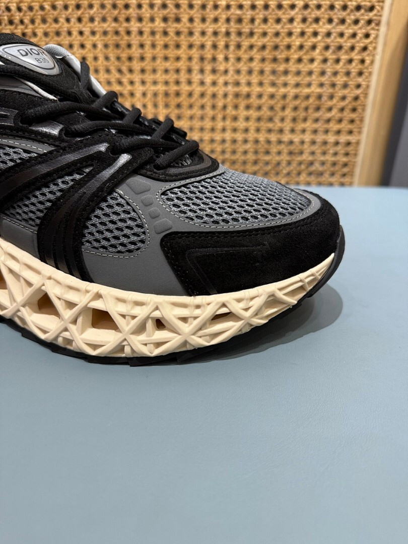 DR B35 NXXT sneaker