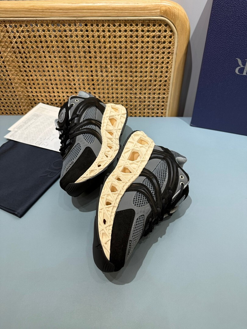 DR B35 NXXT sneaker
