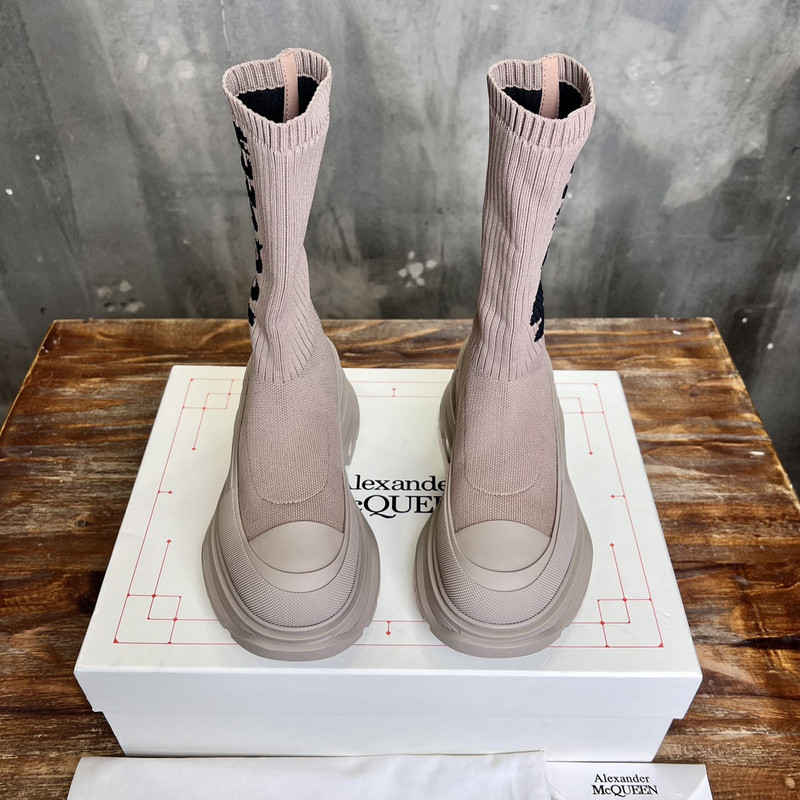 a1exa*der Mcqv*en tread sock-style boots