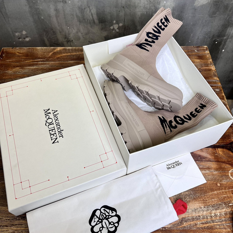 a1exa*der Mcqv*en tread sock-style boots