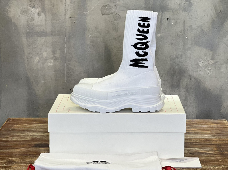 a1exa*der Mcqv*en tread sock-style boots