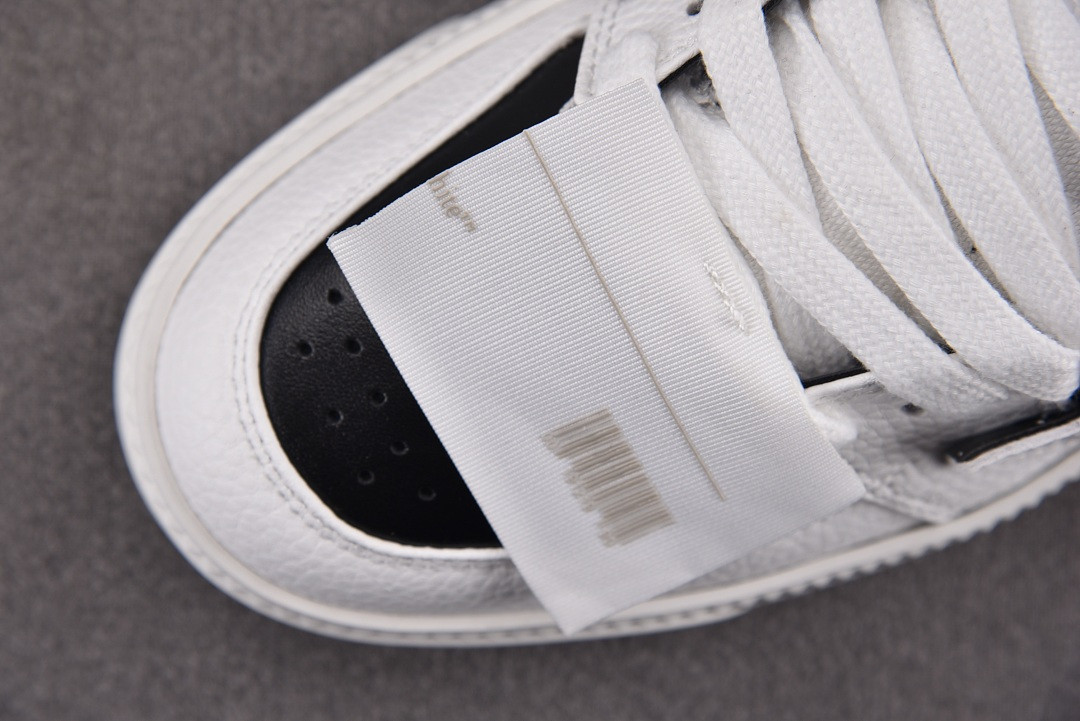 Off-White c/o Virgil Abloh