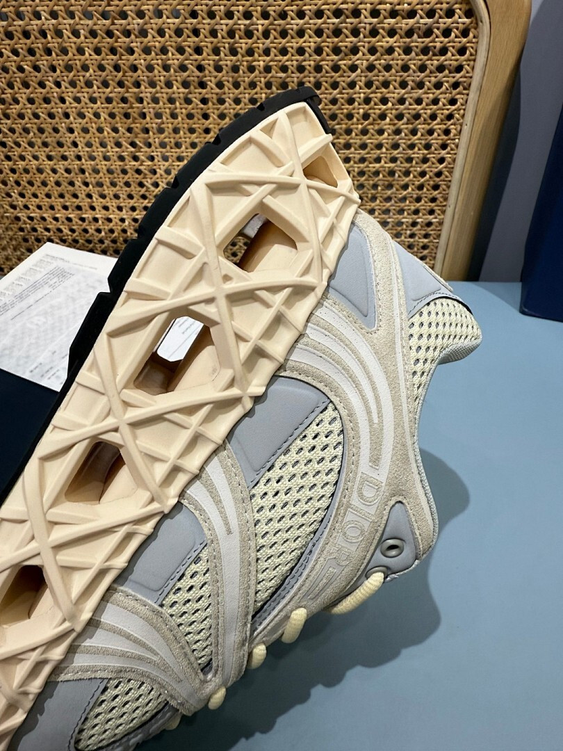 DR B35 NXXT sneaker