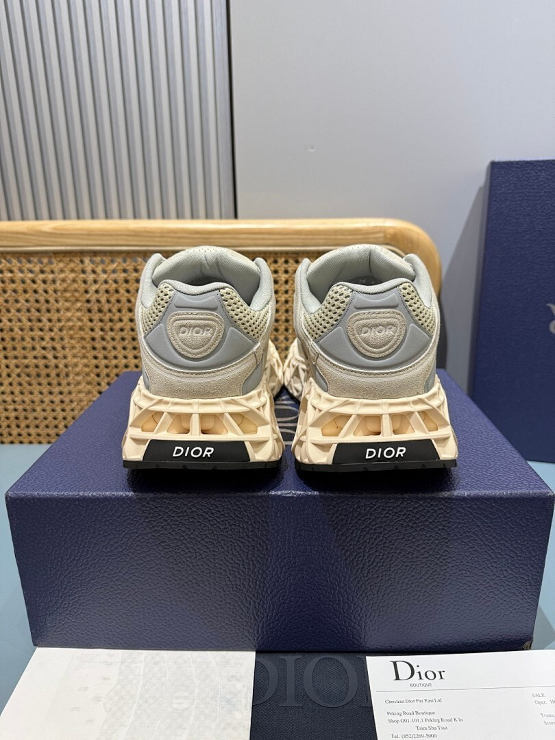 DR B35 NXXT sneaker