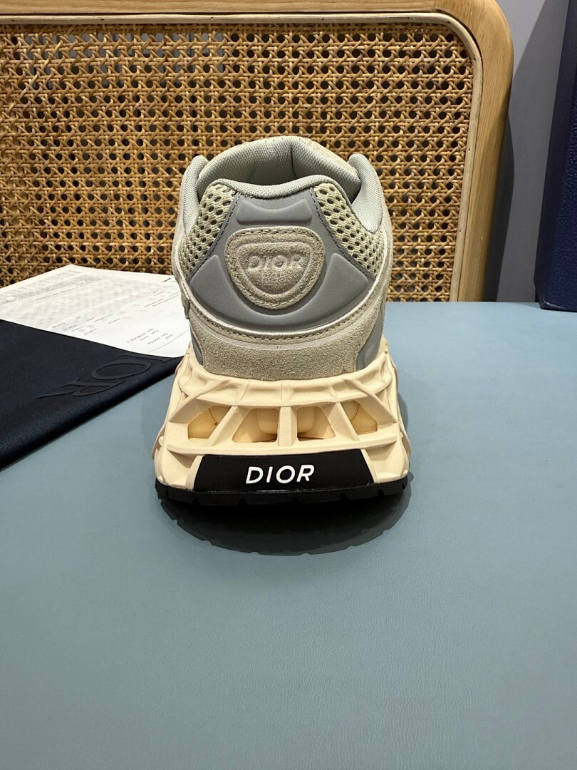 DR B35 NXXT sneaker