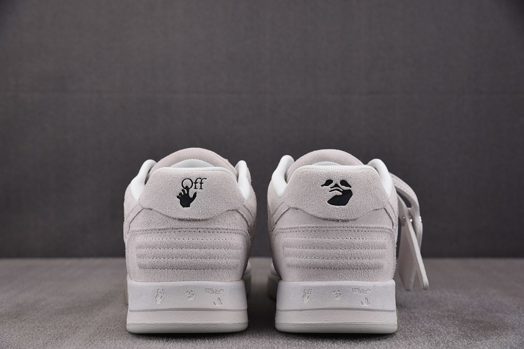 Off-White c/o Virgil Abloh