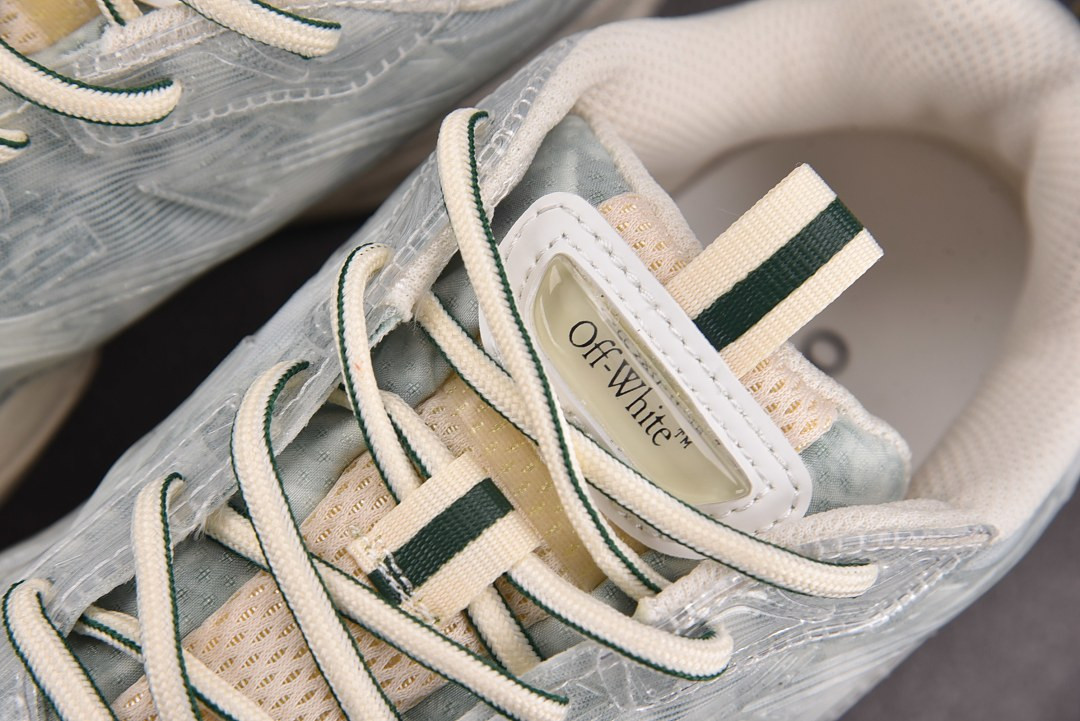 Off-White c/o Virgil Abloh