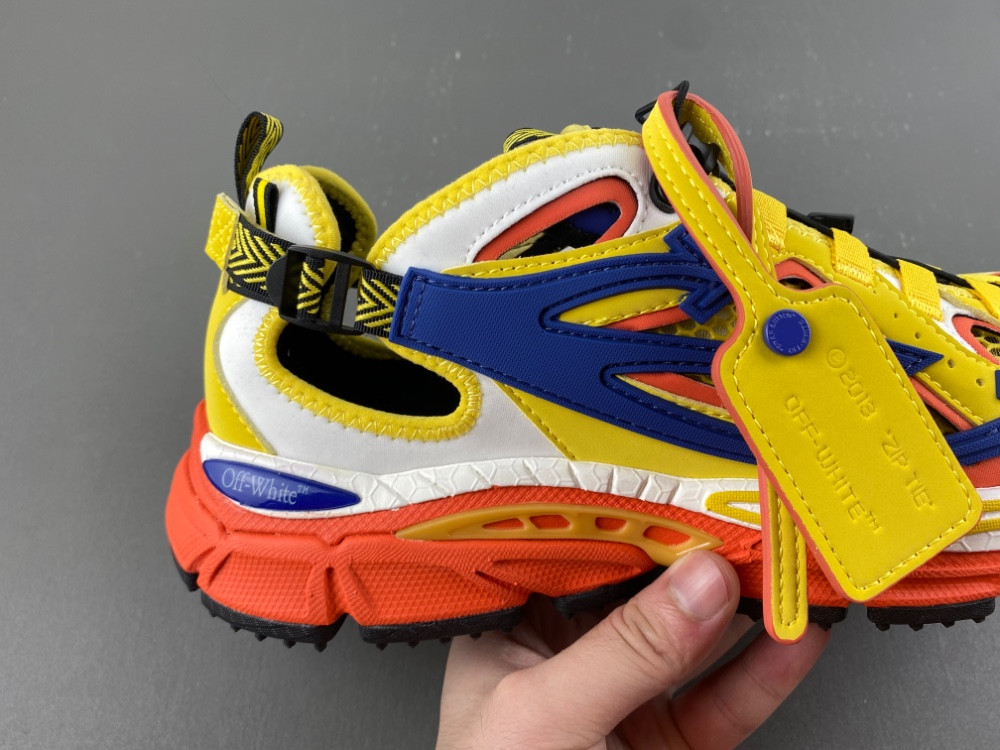 Off-White c/o Virgil Abloh
