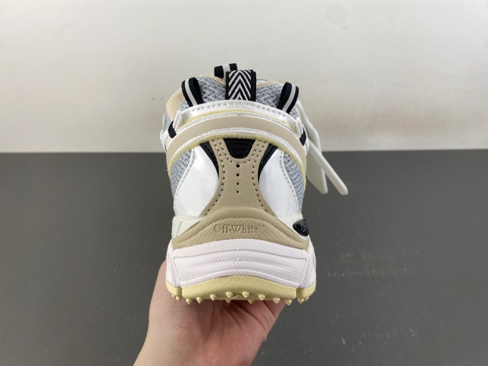 Off-White c/o Virgil Abloh