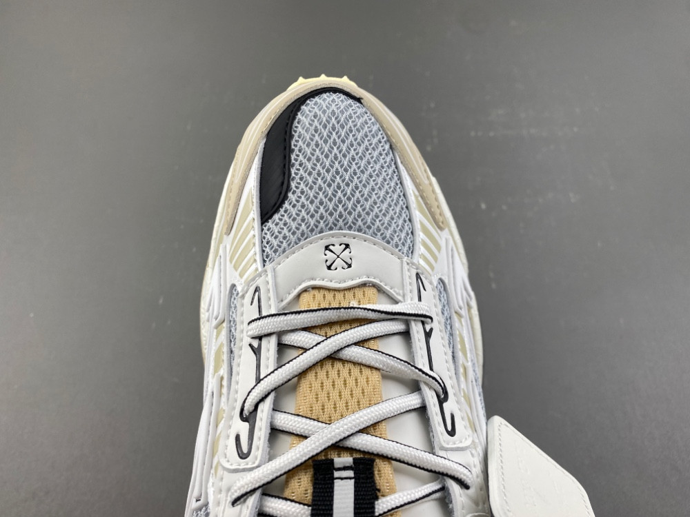 Off-White c/o Virgil Abloh