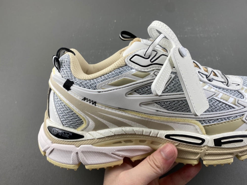 Off-White c/o Virgil Abloh