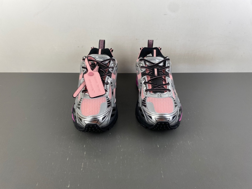 Off-White c/o Virgil Abloh