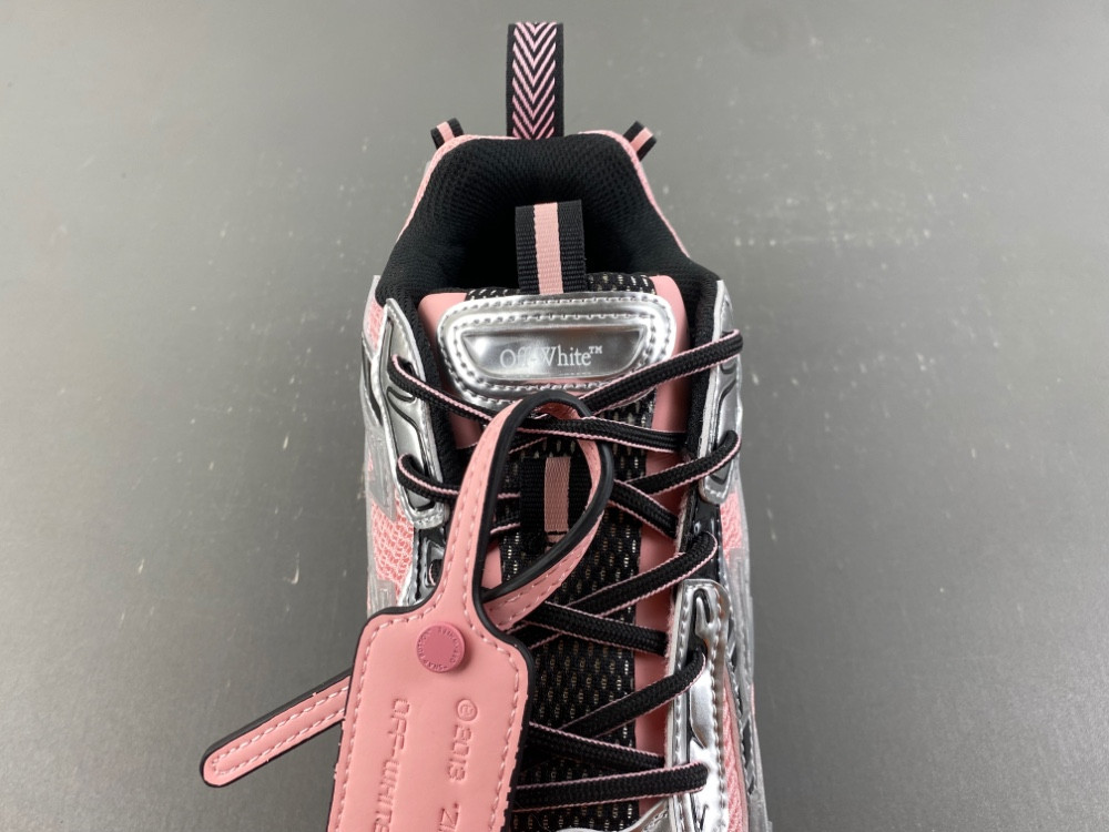 Off-White c/o Virgil Abloh