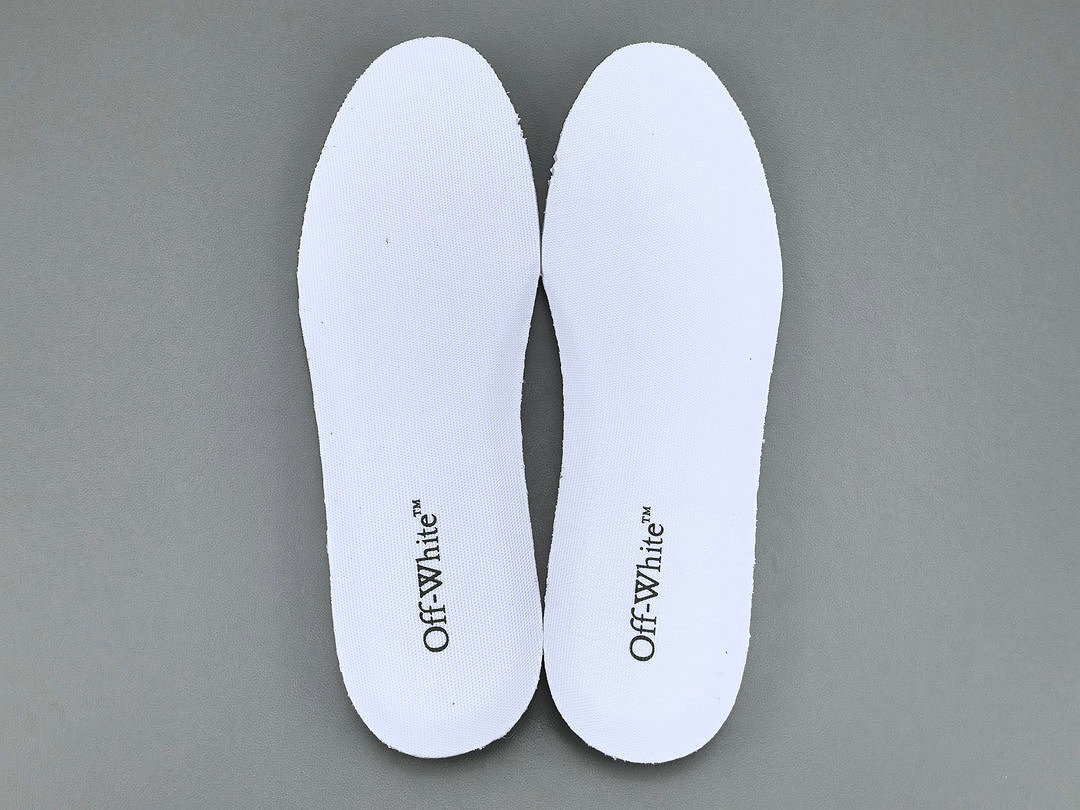 Off-White c/o Virgil Abloh