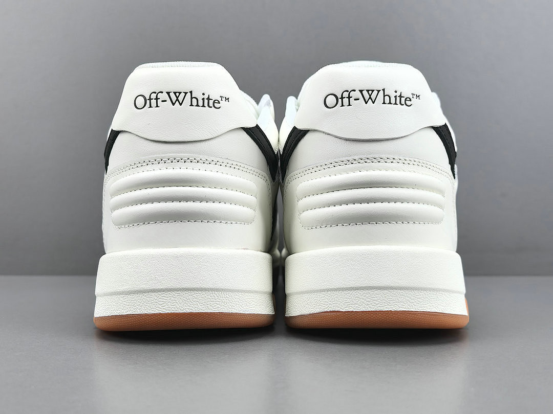 Off-White c/o Virgil Abloh
