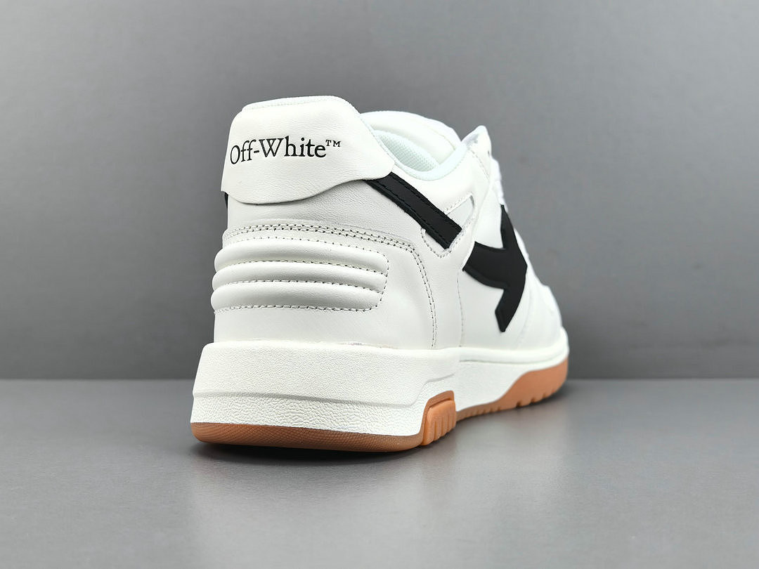 Off-White c/o Virgil Abloh