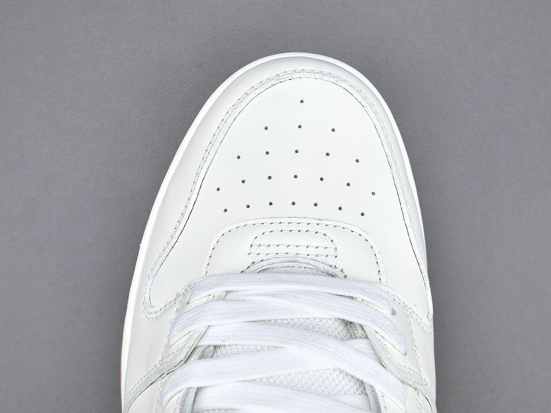 Off-White c/o Virgil Abloh
