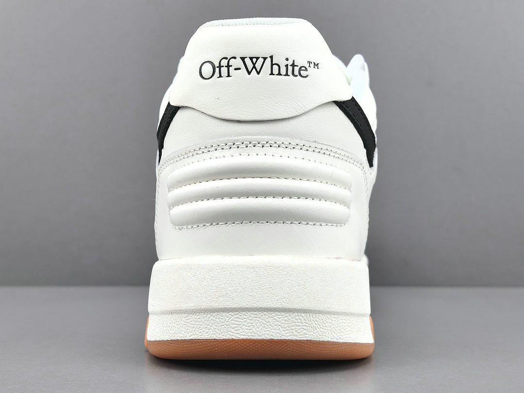 Off-White c/o Virgil Abloh