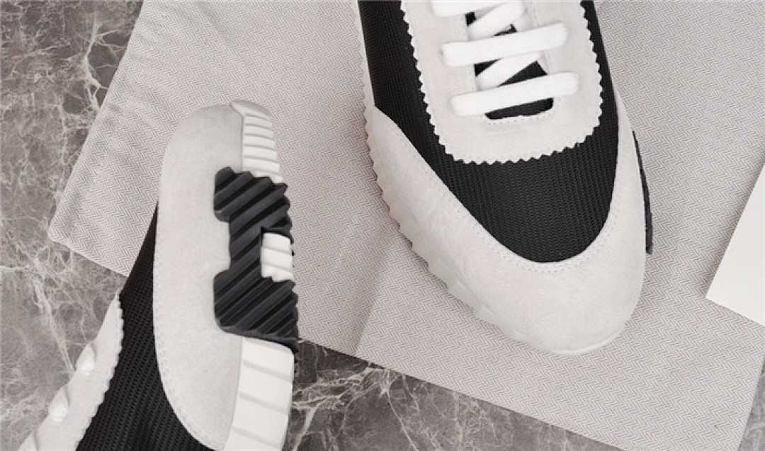 H*ER*MES SNEAKER