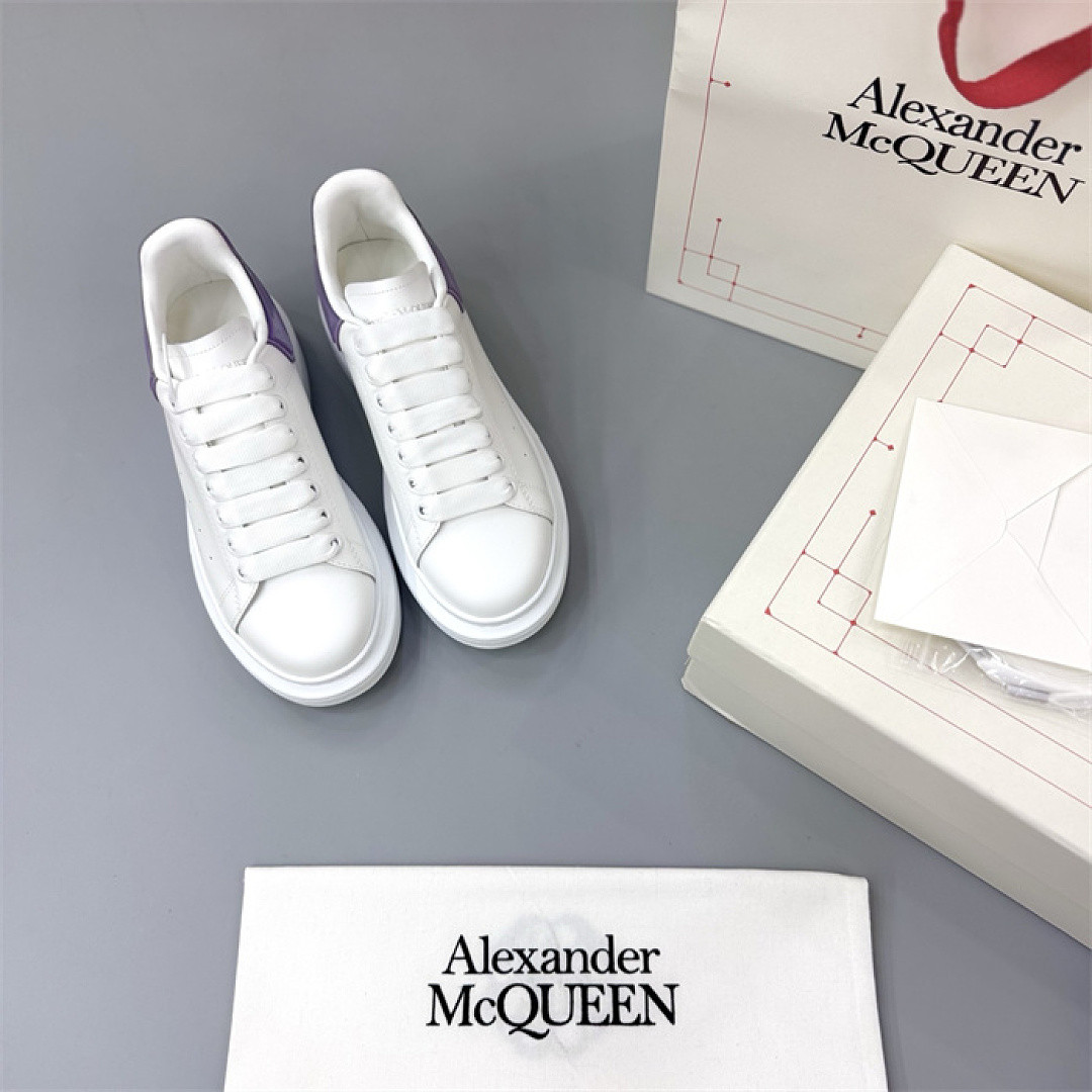 A1exa*der Mcqv*en SNEAKER