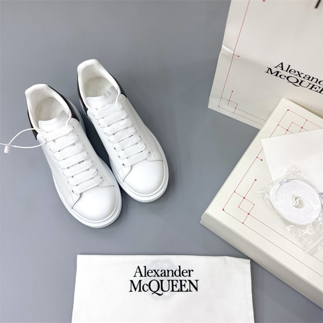 A1exa*der Mcqv*en SNEAKER