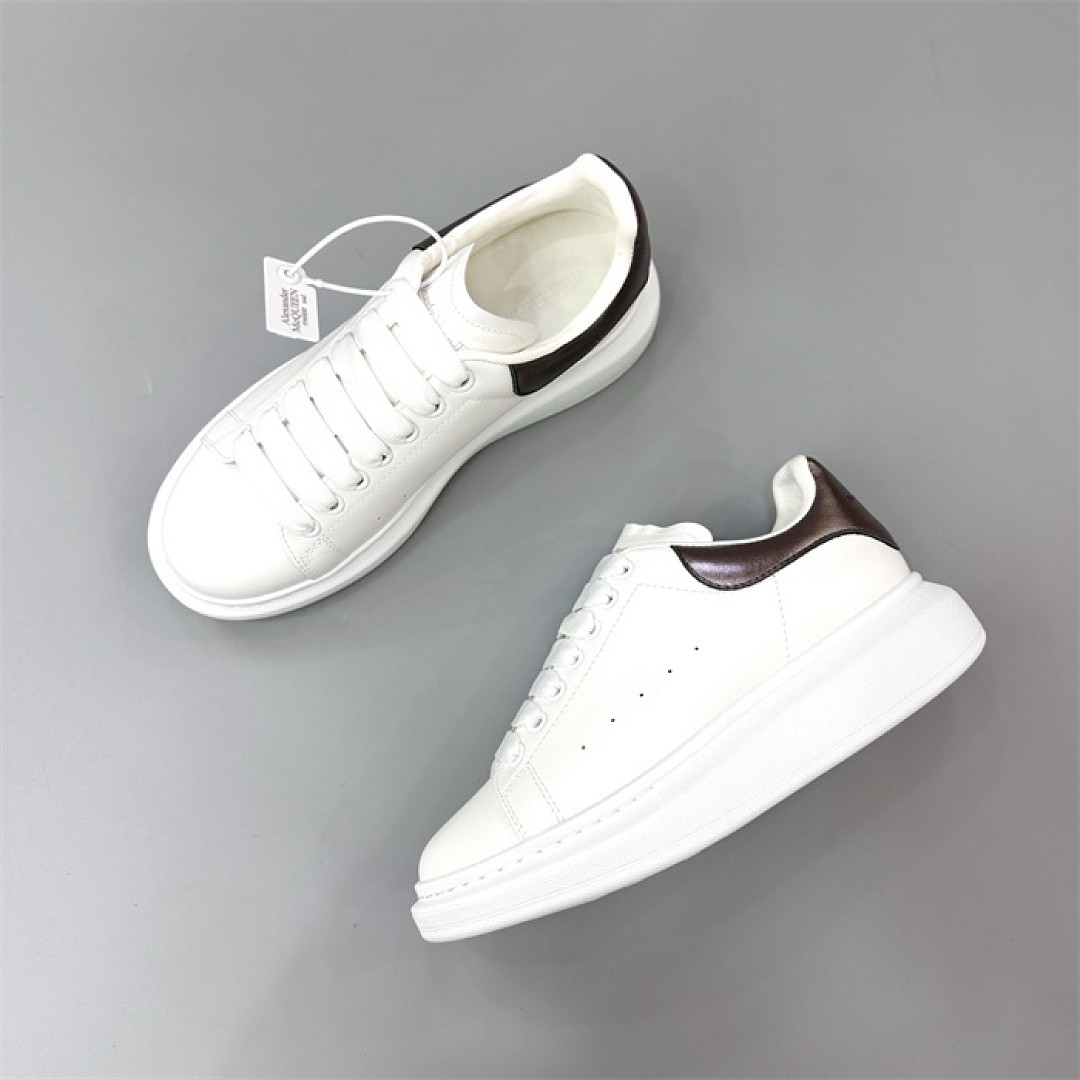 A1exa*der Mcqv*en SNEAKER