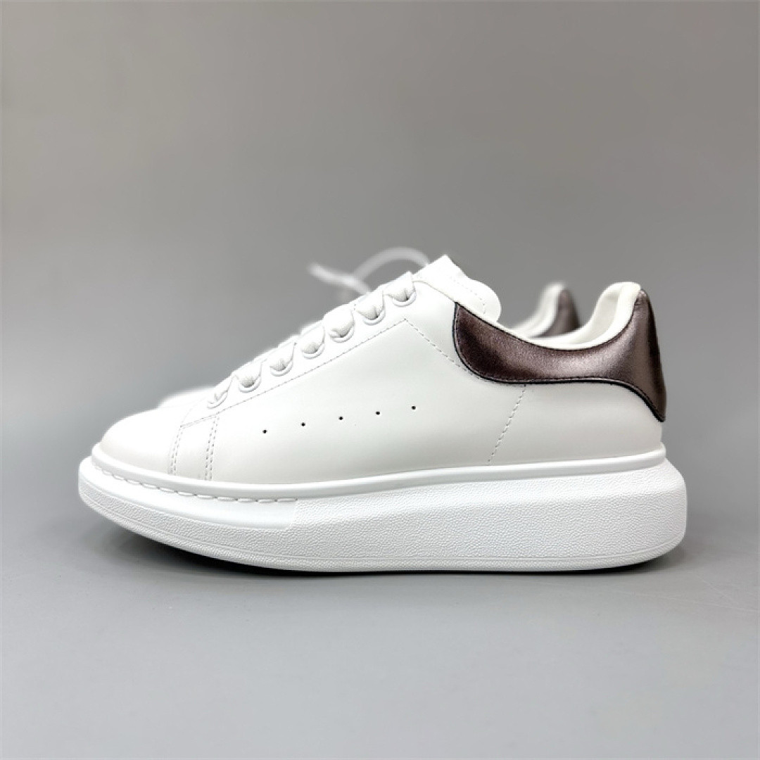 A1exa*der Mcqv*en SNEAKER