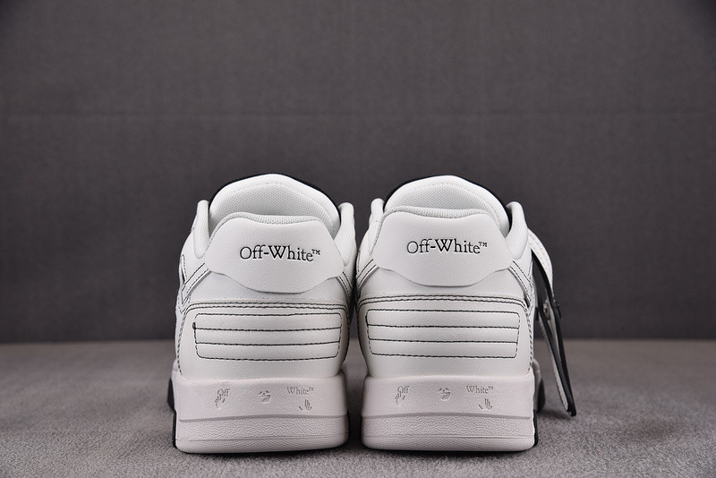 Off-White c/o Virgil Abloh