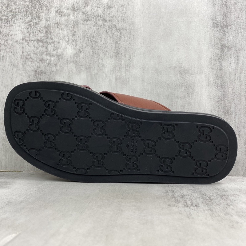 GUC LEATHER SLIDE