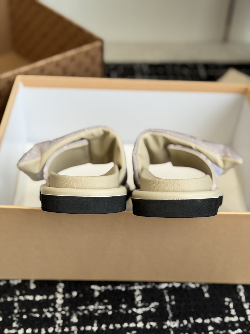 LOU1_TON SLIPPERS