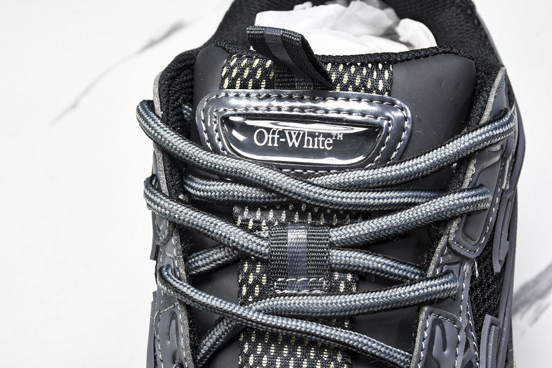 Off-White c/o Virgil Abloh