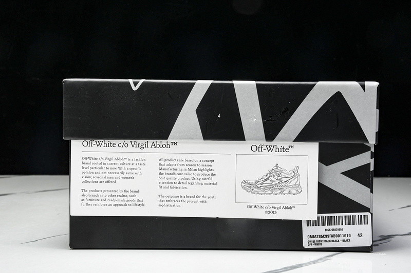 Off-White c/o Virgil Abloh