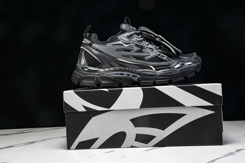 Off-White c/o Virgil Abloh