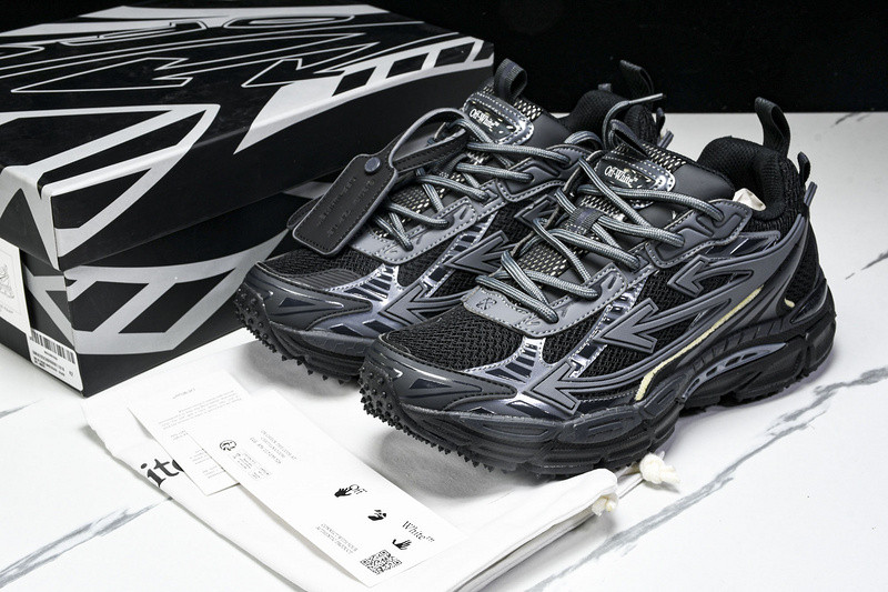Off-White c/o Virgil Abloh