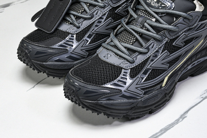 Off-White c/o Virgil Abloh