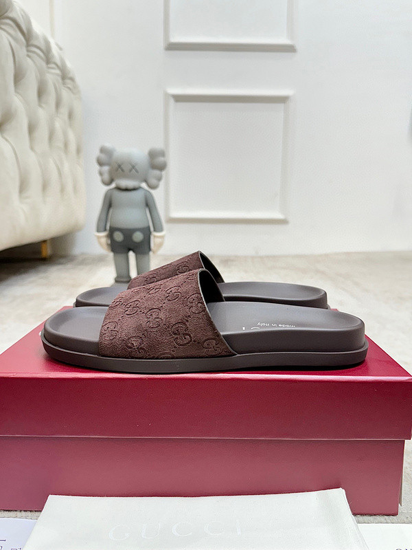 GUC LEATHER SLIDE