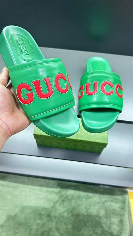 GUC LEATHER SLIDE