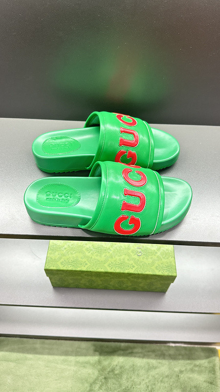 GUC LEATHER SLIDE