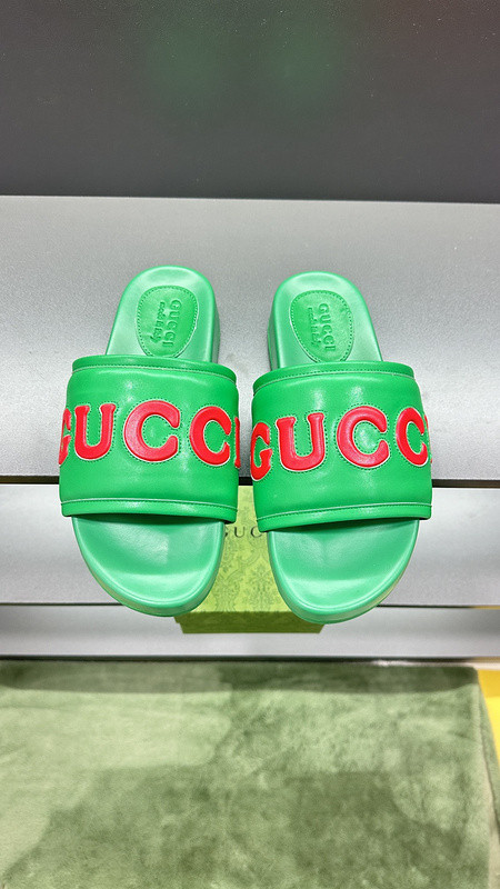 GUC LEATHER SLIDE