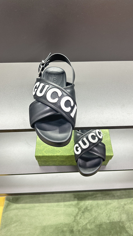 GUC LEATHER SLIDE