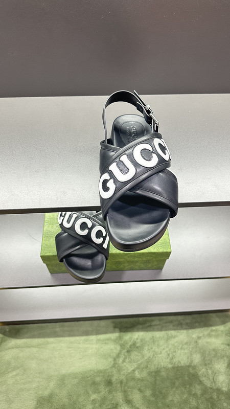 GUC LEATHER SLIDE