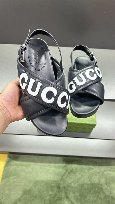 GUC LEATHER SLIDE