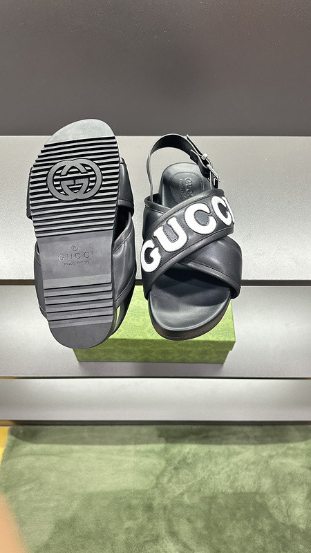 GUC LEATHER SLIDE