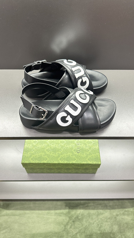 GUC LEATHER SLIDE