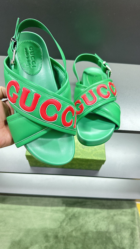 GUC LEATHER SLIDE