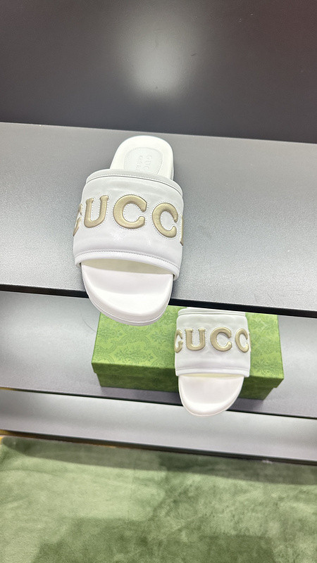GUC LEATHER SLIDE