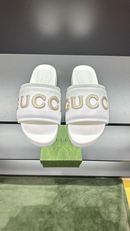 GUC LEATHER SLIDE